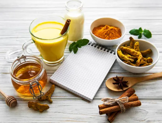 ترکیب عسل و دارچین و زنجبیل و زردچوبه برای لاغری